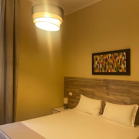 Paradise Inn Ліворно Екстер'єр фото