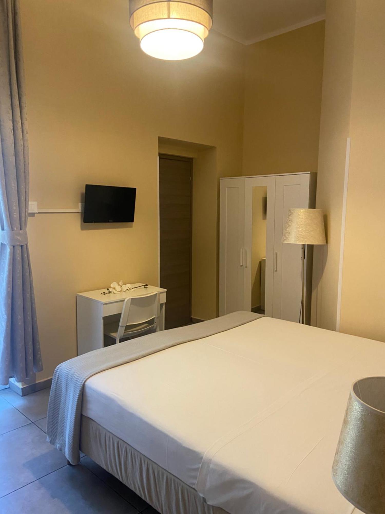 Paradise Inn Ліворно Екстер'єр фото