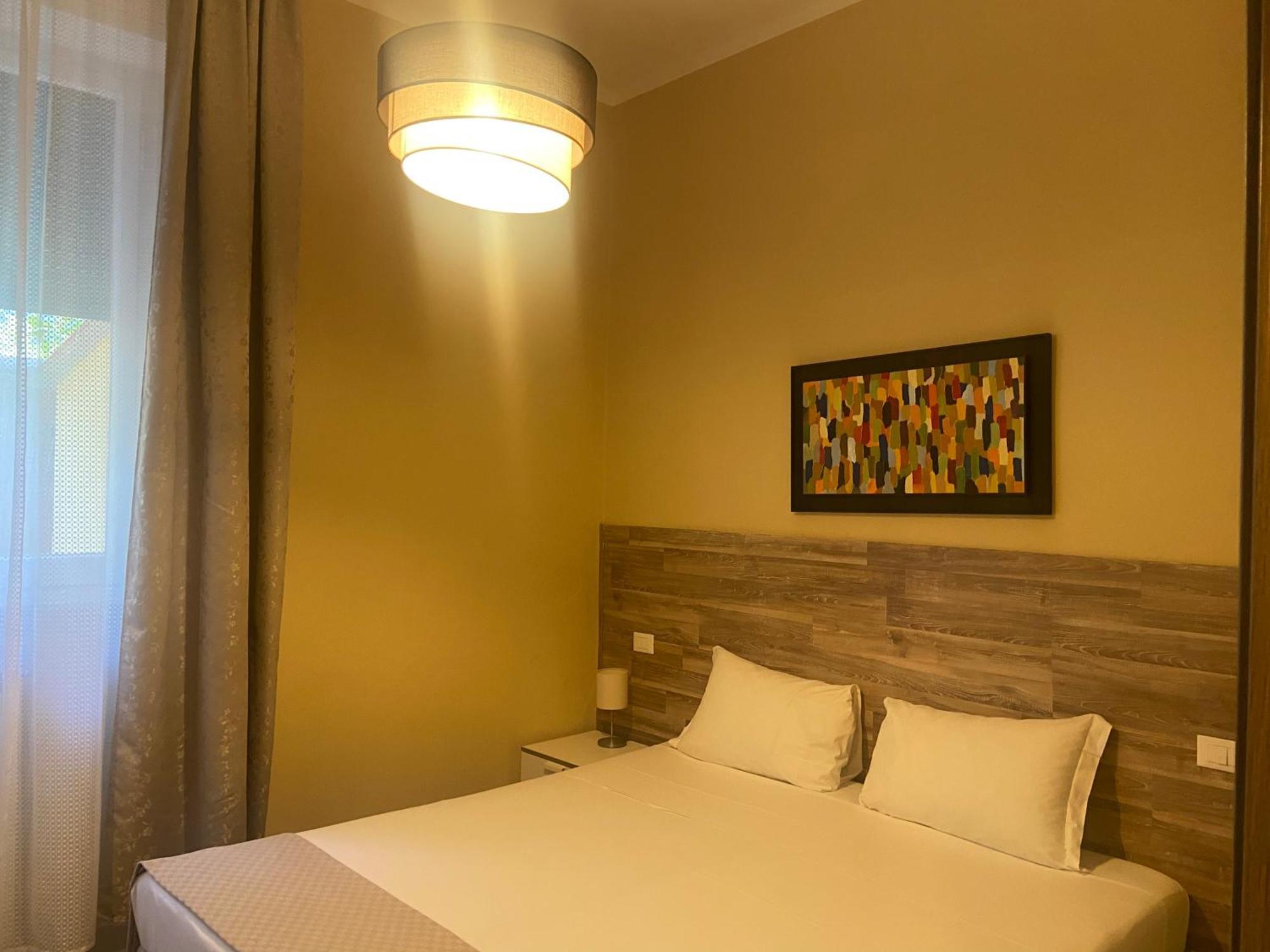 Paradise Inn Ліворно Екстер'єр фото